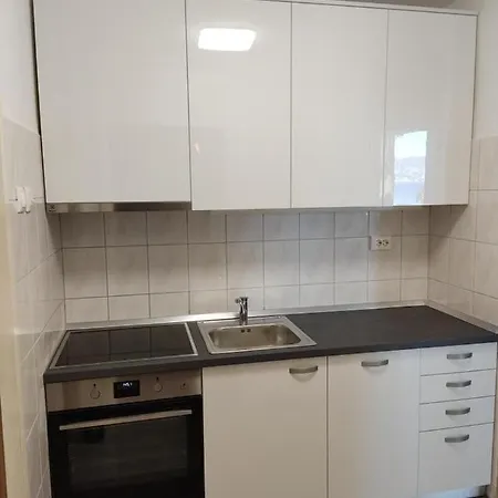 Apartment F2 Lumbarda
